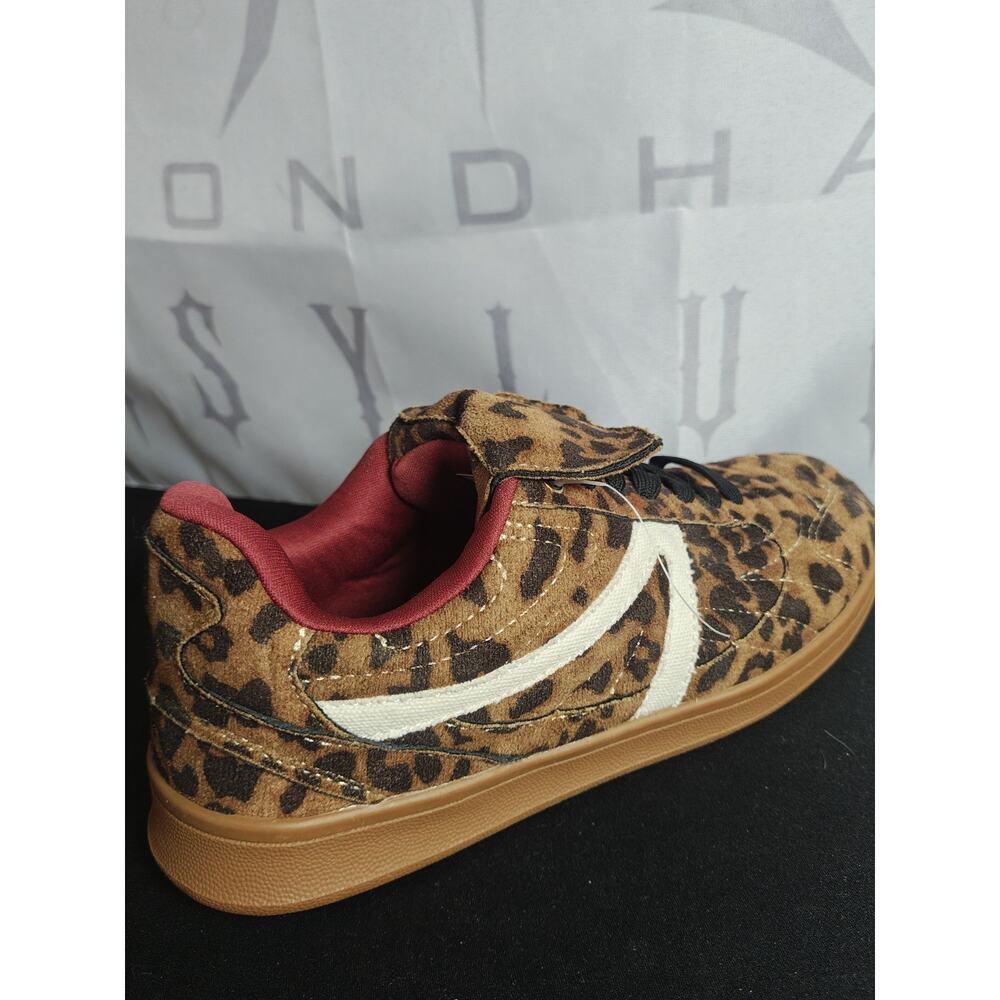 Cushionaire Women's 6.5 Astro Retro Fold Over Shoes Leopard Animal Print New - Picture 11 of 15